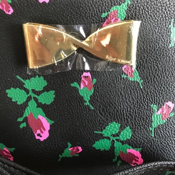 BETSEY JOHNSON "I'M IN CHARGE" Charging Roses Bag - Picture 2 of 8